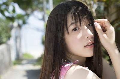 中二病六花聲優《內田真禮》第一本寫真集發售！