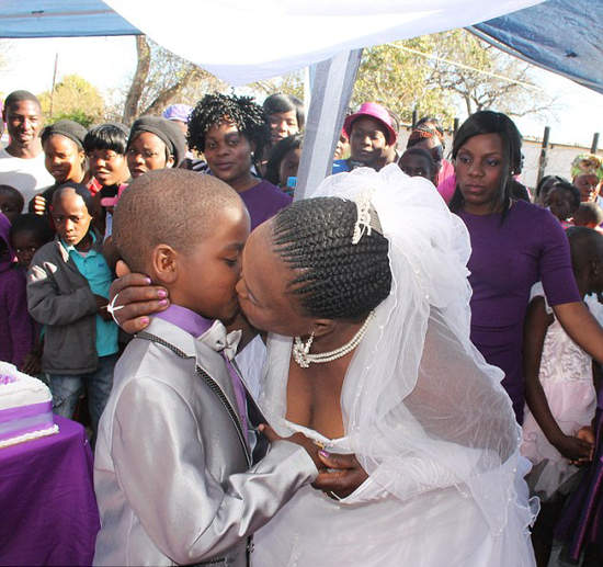 南非《祖孫戀》續集 結婚紀念日雙方再次重申誓言？！