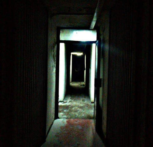 馬其頓恐怖的學生宿舍 潮濕滑溜黏踢踢又沾手指耶 馬其頓恐怖的學生宿舍 潮濕滑溜黏踢踢又沾手指耶