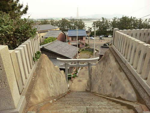 《殺人超陡樓梯》踏錯一步讓你直接上天堂？