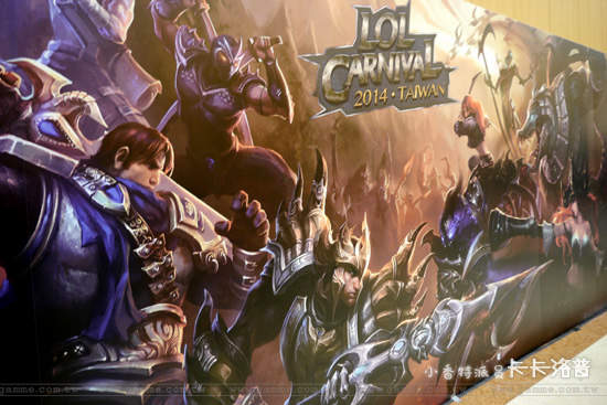 小香特派員 ★ 英雄聯盟狂歡節遊記 一睹擬真雕像風采