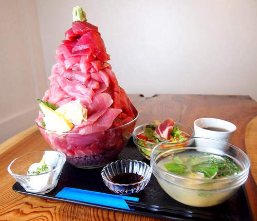 便宜又大碗的《終極鮪魚丼》登場 考驗你的堆疊功力(゚Д゚;) 便宜又大碗的《終極鮪魚丼》登場 考驗你的堆疊功力(゚Д゚;)