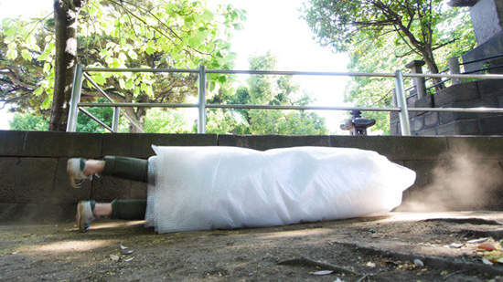 《泡泡紙包人》防撞效果不知道好不好欸... 《泡泡紙包人》防撞效果不知道好不好欸...