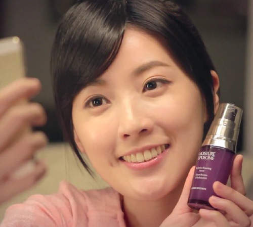張瓊方　保濕美容液廣告氣質好好美呆了