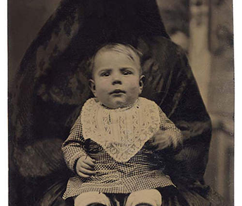 19世紀流行《看不見的母親拍照式》意識到的瞬間有點恐怖...