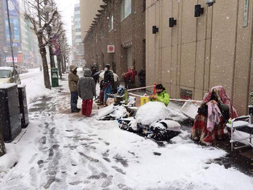 《蘋果福袋開箱》讓人冷死也要排隊的原因是？