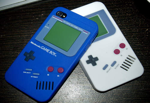 《遊戲風iPhone手機殼》把現代手機變得好懷舊