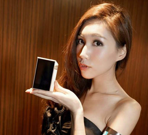 Carmen Chan 耳機發佈會上的正妹模特兒 Carmen Chan 耳機發佈會上的正妹模特兒