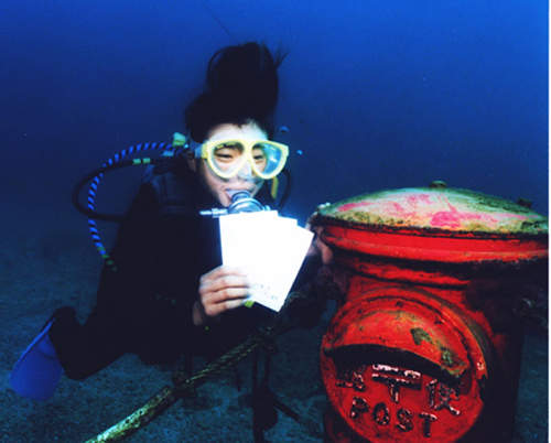 世界第一《海底郵筒》信還沒收到之前就泡爛了吧? 世界第一《海底郵筒》信還沒收到之前就泡爛了吧?