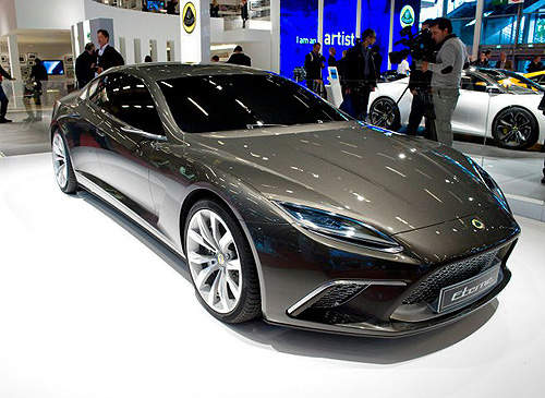 《蓮花新車車》除了熱血的跑車還有......