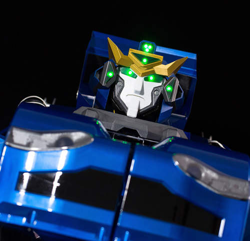 真實版變形金剛 「J-deite Quarte」是一部人性化的萬能電腦車 真實版變形金剛 「J-deite Quarte」是一部人性化的萬能電腦車