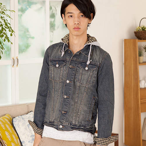 設定不明的男裝網拍 那女麻豆的服裝也太讓人在意了吧ww 設定不明的男裝網拍 那女麻豆的服裝也太讓人在意了吧ww