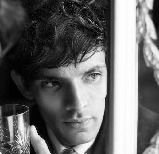 《梅林》Colin Morgan雜誌照 充滿魅力的魔法師