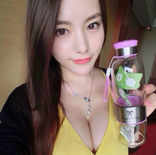 榨汁妹宋小貓 眼花了這個(罩)杯多大看不清楚惹❤ 榨汁妹宋小貓 眼花了這個(罩)杯多大看不清楚惹❤