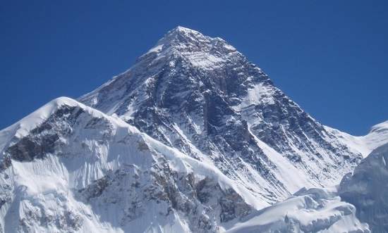 《在世界最高的地方遊玩PS4》這種金氏世界紀錄還挺神奇的捏