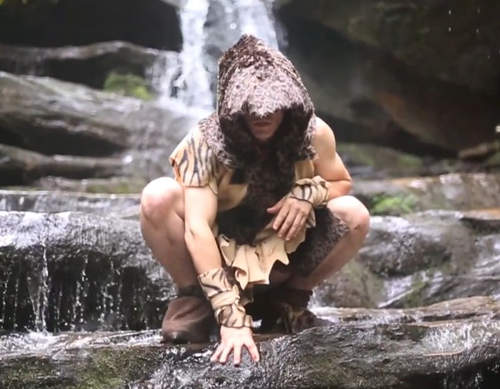 《刺客教條：AC／BC》石器時代的刺客長什麼樣子呢？