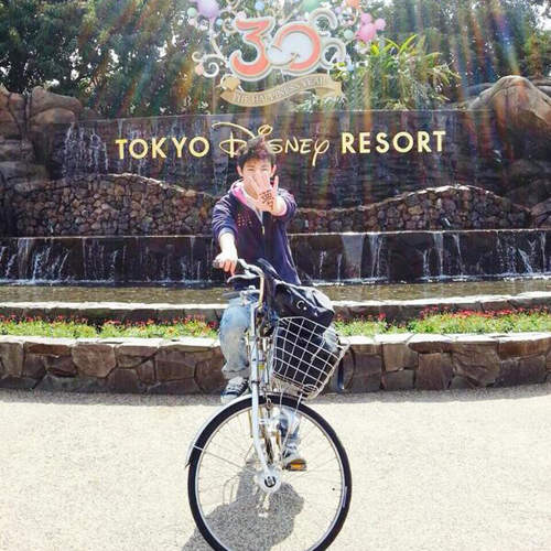 《騎腳踏車來的》從迪士尼樂園騎到環球影城的勇者出現(光) 《騎腳踏車來的》從迪士尼樂園騎到環球影城的勇者出現(光)