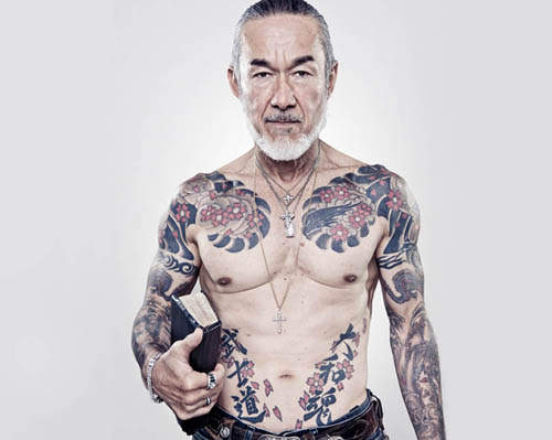 刺青《不良牧師》傳教時會裸上半身嗎？✪ｖ✪