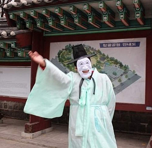 韓網友《新年瘋狂事》新的一年就該來點不一樣的XD