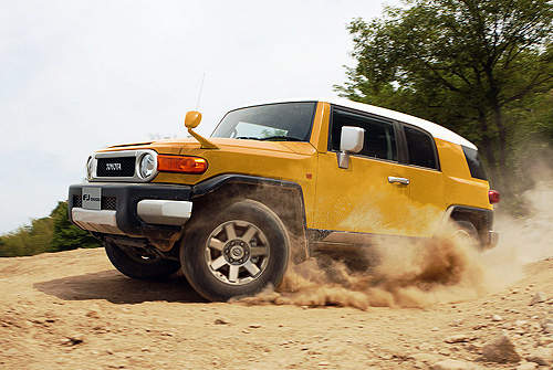 日本小改良《Toyota FJ Cruiser》再來點顏色瞧瞧 日本小改良《Toyota FJ Cruiser》再來點顏色瞧瞧