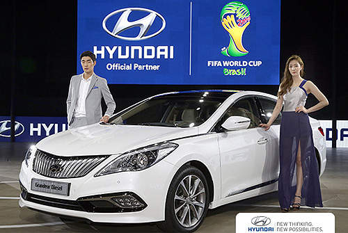 小改款《現代Azera》釜山車展變臉大進化 小改款《現代Azera》釜山車展變臉大進化