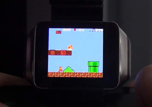 用智慧手錶玩Gameboy 一定要這麼辛苦嗎?(揉眼) 用智慧手錶玩Gameboy 一定要這麼辛苦嗎?(揉眼)