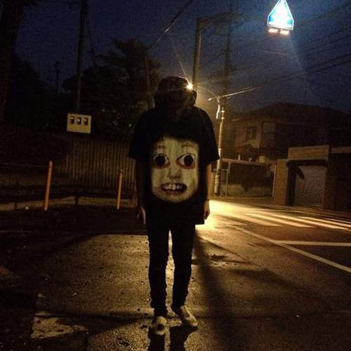 網路知名《恐怖人臉T》晚上穿出門還有意外的防身作用喔ww 網路知名《恐怖人臉T》晚上穿出門還有意外的防身作用喔ww