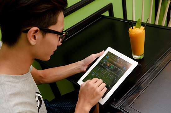 從把妹角度告訴你為什麼平板不能取代書本 從把妹角度告訴你為什麼平板不能取代書本