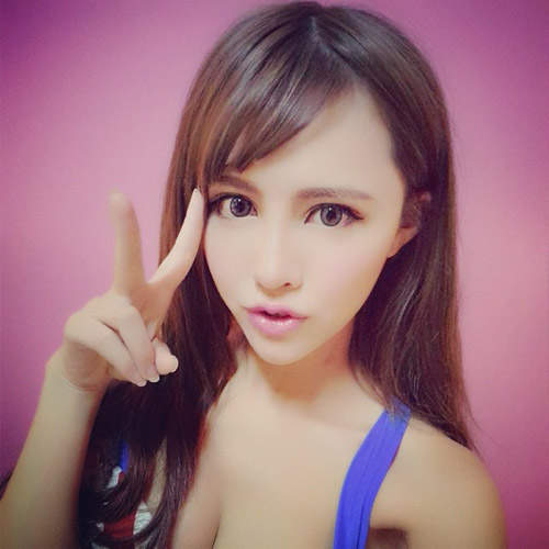 攝插妹薛沁兒 想當然是攝影加上插畫的意思啦 攝插妹薛沁兒 想當然是攝影加上插畫的意思啦