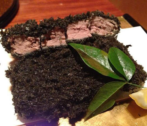 珍奇美食《黑豬排》可是馬麻說燒焦的東西不能吃耶(誤) 珍奇美食《黑豬排》可是馬麻說燒焦的東西不能吃耶(誤)