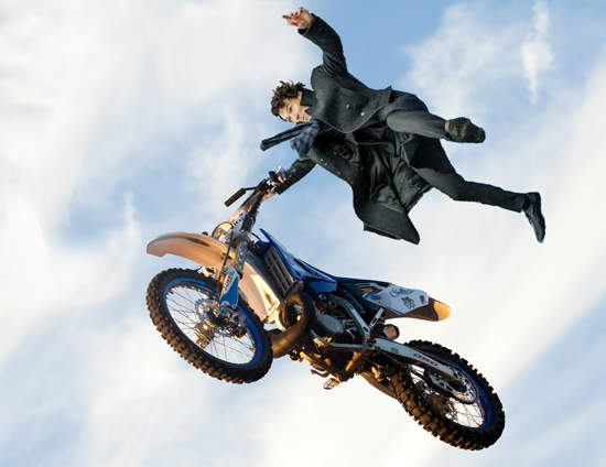 影集《Sherlock》惡搞風 他真是個多才多藝的男人… 影集《Sherlock》惡搞風 他真是個多才多藝的男人…