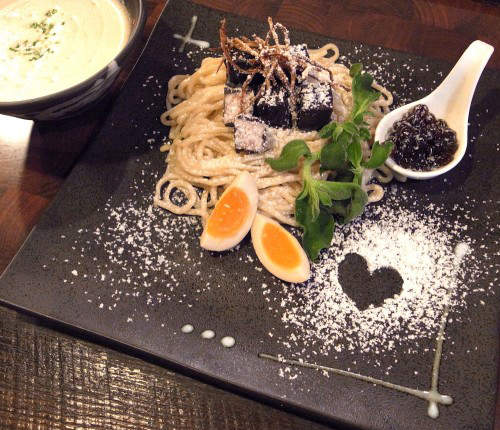 情人節限定的《巧克力拉麵》竟然連珍珠也一起上桌啦Σ(ﾟДﾟﾉ)ﾉ