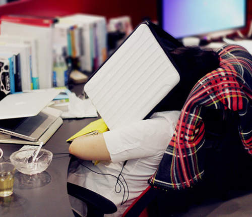 5種《辦公室睡姿》沒有床睡的公司裡你又是屬於哪一種呢? 5種《辦公室睡姿》沒有床睡的公司裡你又是屬於哪一種呢?