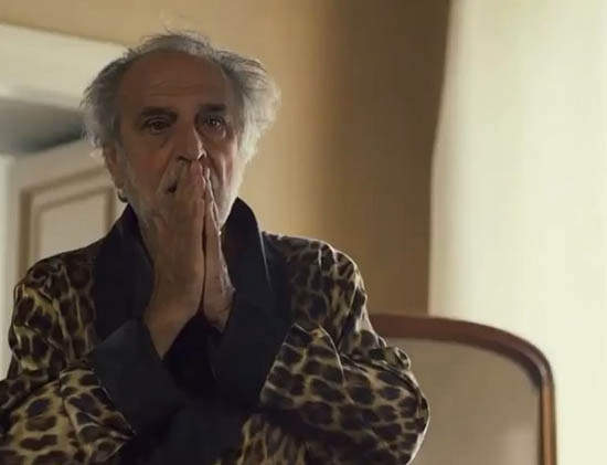 《飛雅特廣告》想換車就喂它吃藍色小藥丸吧