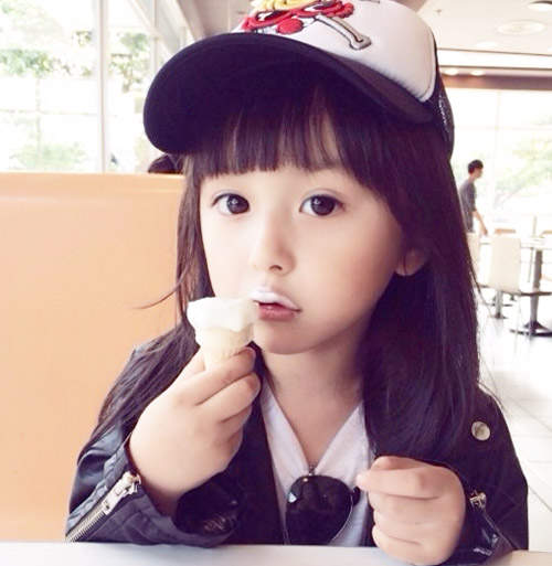 劉楚恬(恬小妞)來自福建萌萌惹人憐的可愛小女孩 劉楚恬(恬小妞)來自福建萌萌惹人憐的可愛小女孩