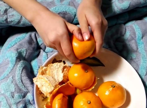 不髒手《橘子剝皮法》趴兔　訣竅是先捏捏？