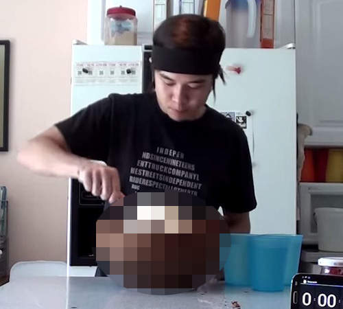 瘋狂網友自製《超巨大甜點》吃了50分鐘後放棄完食