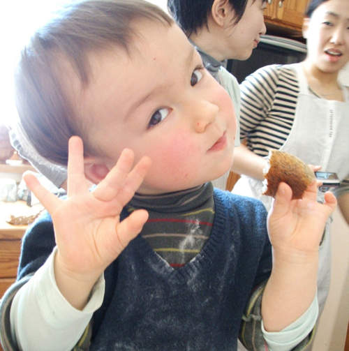 《出糗小孩動圖》小朋友毫無保留的精彩演出www