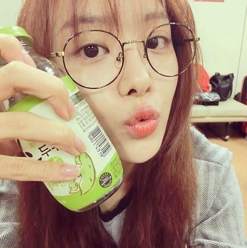 韓《圓框眼鏡的逆襲》流行就是在復古中不停循環阿(菸) 韓《圓框眼鏡的逆襲》流行就是在復古中不停循環阿(菸)