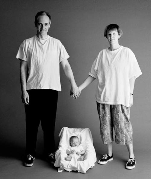 超感人《21年的全家福》爸媽頭髮都白了ಥ_ಥ 超感人《21年的全家福》爸媽頭髮都白了ಥ_ಥ