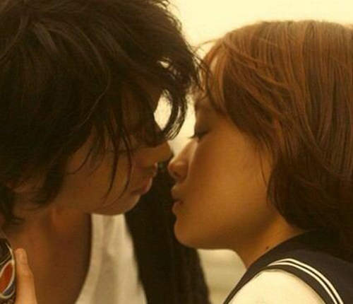 日本女生《初吻年齡》大調查 最早獻出初吻的地區果然還是~ 日本女生《初吻年齡》大調查 最早獻出初吻的地區果然還是~