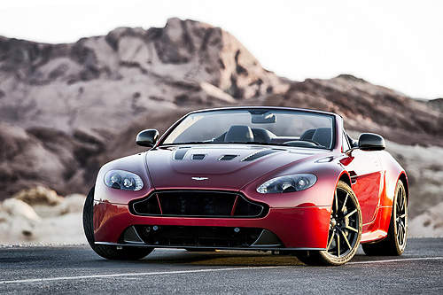 史上最速《Aston Martin V12 Vantage S Roadster》火辣上空 史上最速《Aston Martin V12 Vantage S Roadster》火辣上空