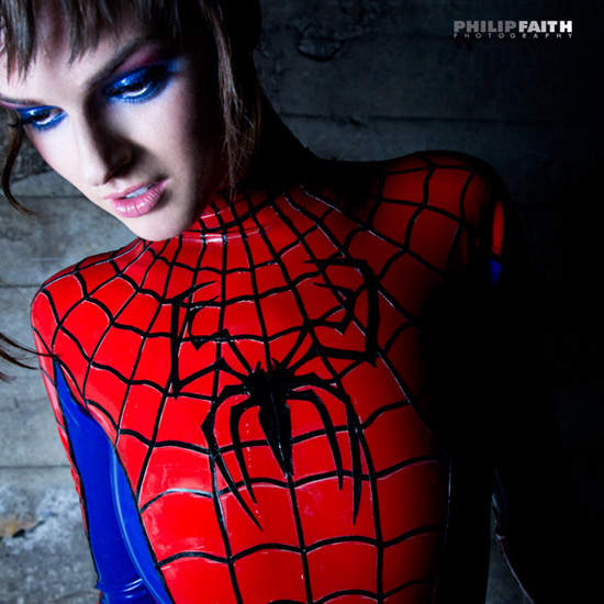 《蜘蛛人》性轉 Cosplay 這麼性感可以嗎>///< 《蜘蛛人》性轉 Cosplay 這麼性感可以嗎>///<