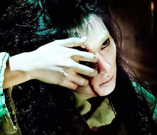 柴崎幸扮女鬼《食女(喰女)》滿滿是血的劇照預告通通送上 柴崎幸扮女鬼《食女(喰女)》滿滿是血的劇照預告通通送上