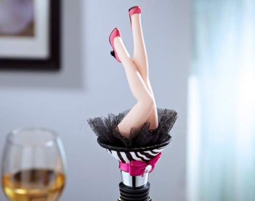 《美女酒塞》好想探一探裙底風光(掀) 《美女酒塞》好想探一探裙底風光(掀)
