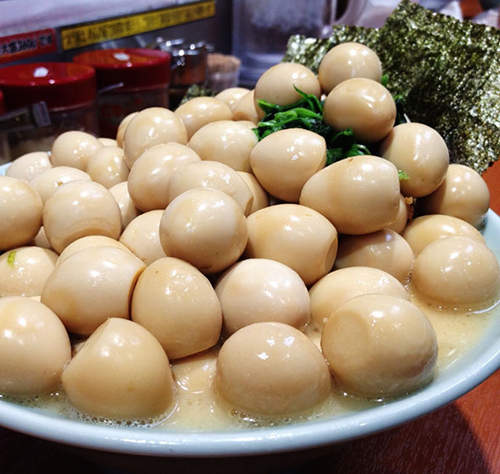 百粒鵪鶉蛋拉麵連發 這個真的光看我就飽了... 百粒鵪鶉蛋拉麵連發 這個真的光看我就飽了...