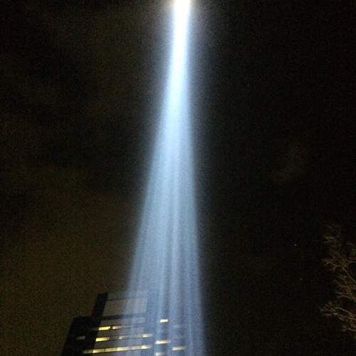 日本網友目擊《神祕光束》難道是要被外星人綁架惹？（喂）