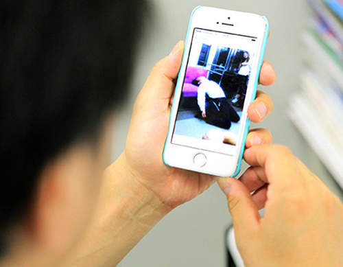 日本女孩大流行《偷拍大叔》鏡頭下的受害者什麼時候變成大叔了? 日本女孩大流行《偷拍大叔》鏡頭下的受害者什麼時候變成大叔了?