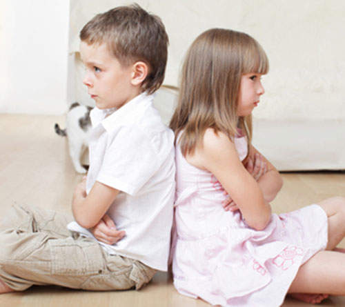 《小時候跟兄弟姊妹吵架的白癡理由TOP10》真的都有發生過ㄟ(囧) 《小時候跟兄弟姊妹吵架的白癡理由TOP10》真的都有發生過ㄟ(囧)