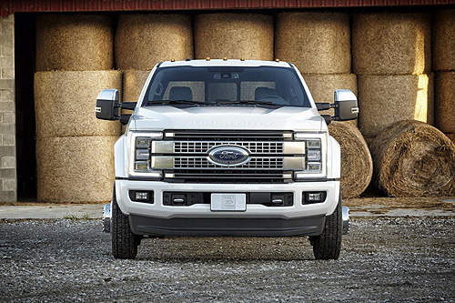 2017年式《Ford F-Series Super Duty》貨卡巨漢減重上陣 2017年式《Ford F-Series Super Duty》貨卡巨漢減重上陣